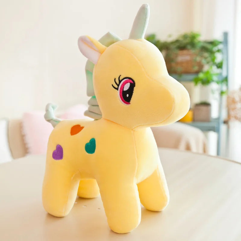 Peluche Licorne Arc-en-Ciel avec des Cœurs