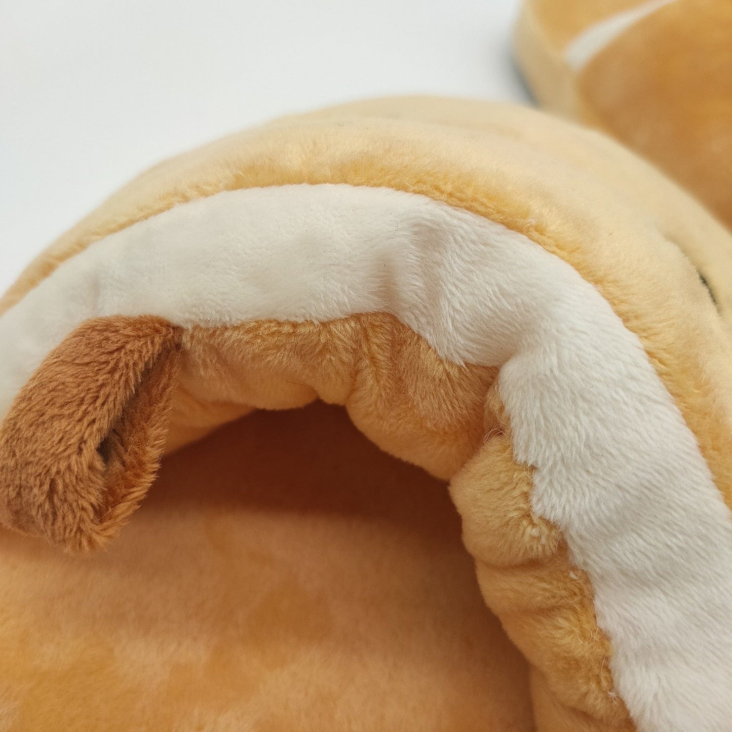 Les Bébés Mignons : Chaussons en Peluche