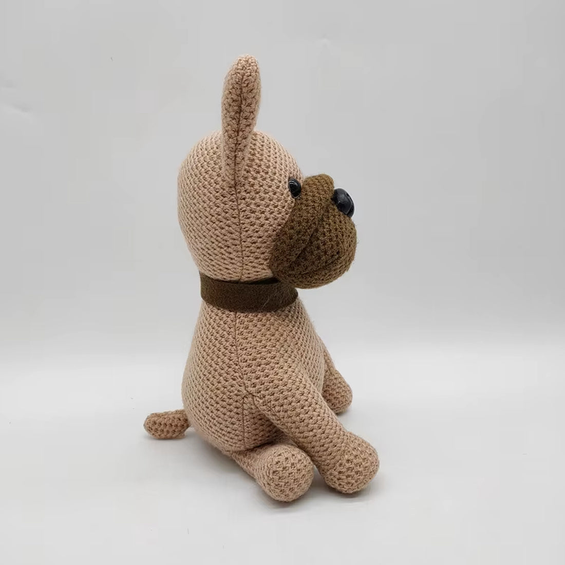 Peluche bouledogue crochet - Doux Compagnon pour une Maison Cozy