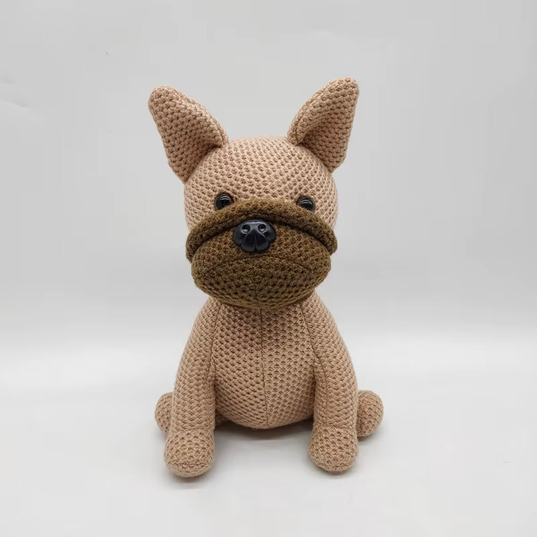 Peluche bouledogue crochet - Doux Compagnon pour une Maison Cozy