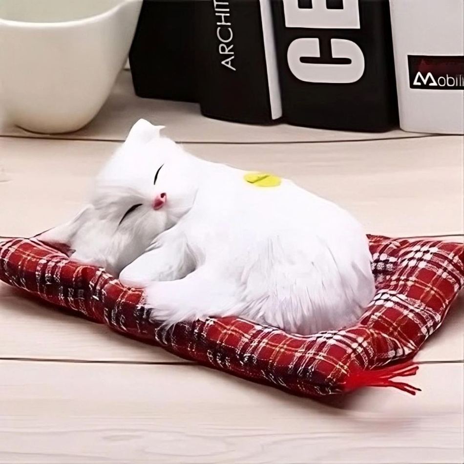 Peluche chat blanc doux câlin pour une chambre cosy