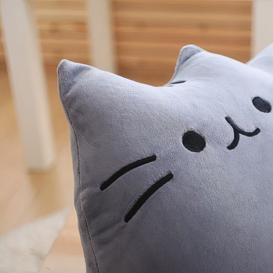 Peluche chat oreiller gris câlin - Décoration intérieure confidentielle