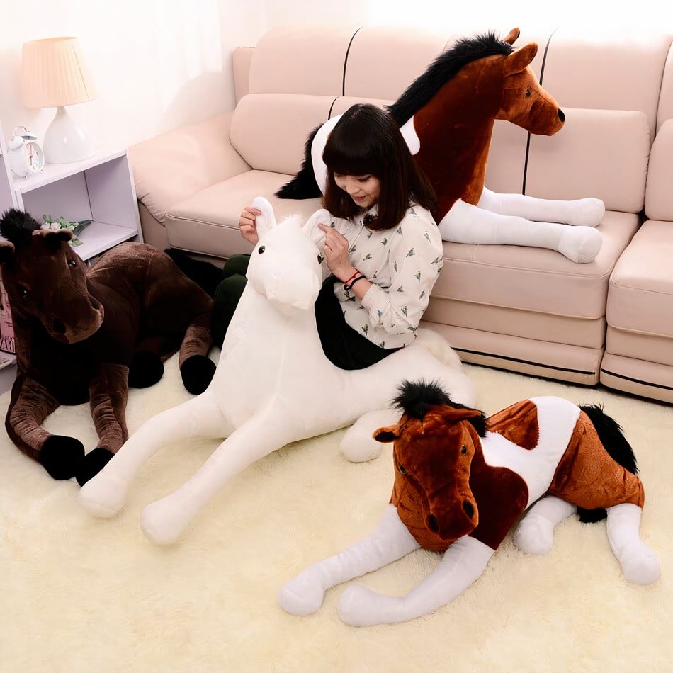 Peluche cheval noir câlin pour enfant, pelage velours élégant