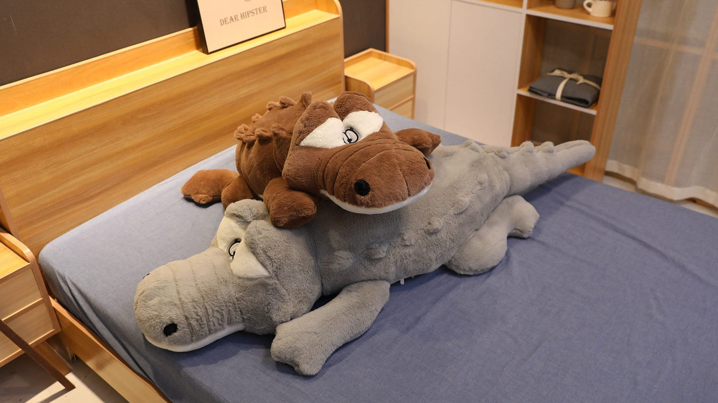Peluche géante crocodile aux yeux tout ronds