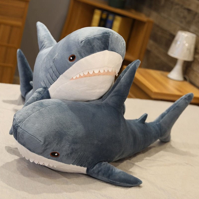 Peluche géante requin coloré - Dents Éclatantes
