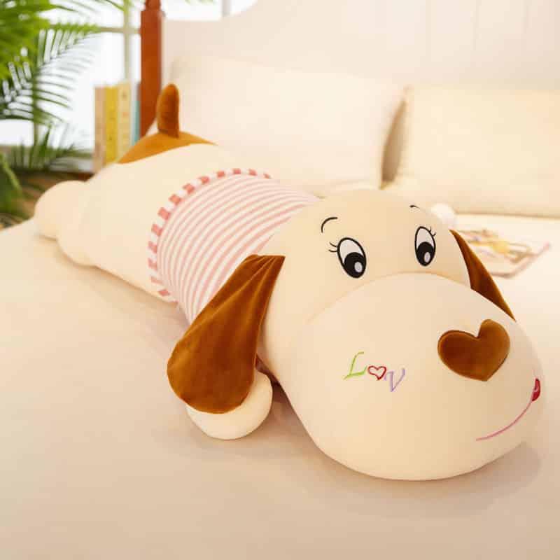 Peluche Oreiller Chien Amoureux Doux et Câlin