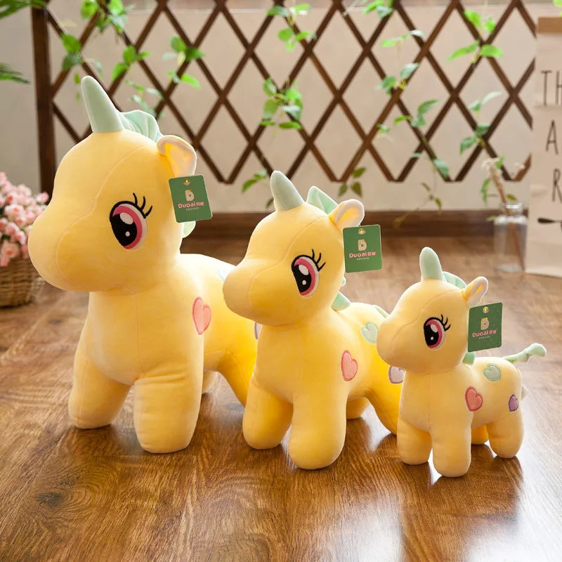 Peluche Licorne Arc-en-Ciel avec des Cœurs