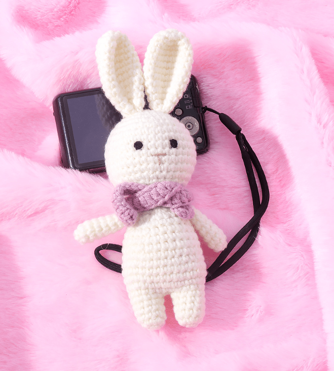 Peluche crochet lapin - Écharpe rouge