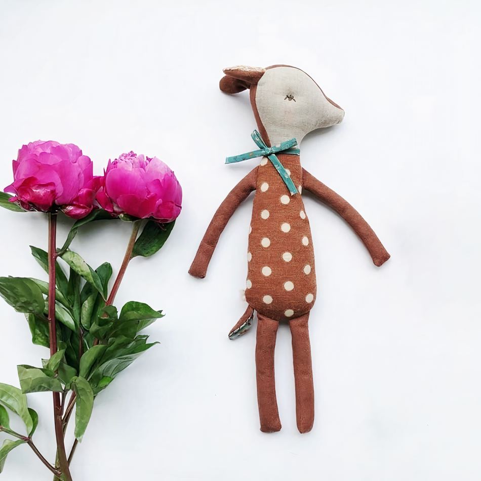 Peluche cerf douce pour l'hiver - peluche câline en velours pour enfants