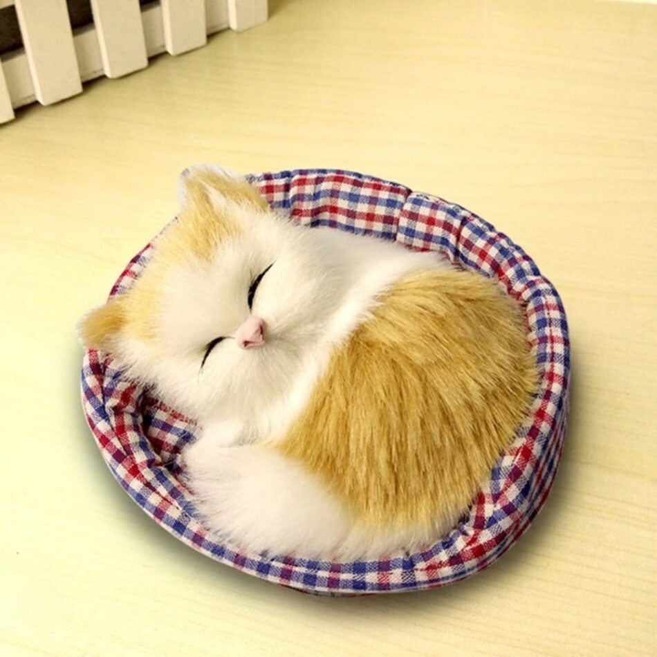 Peluche Chat Doux Endormi - Câlins Apaisants
