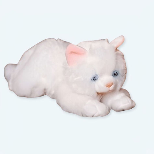 Peluche chaton blanc doux câlin pour décorer la chambre d'enfant