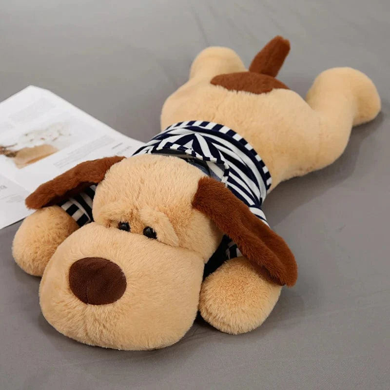 Peluche chien géant avec un t-shirt coloré