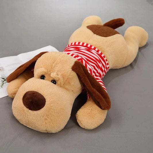 Peluche chien géant avec un t-shirt coloré