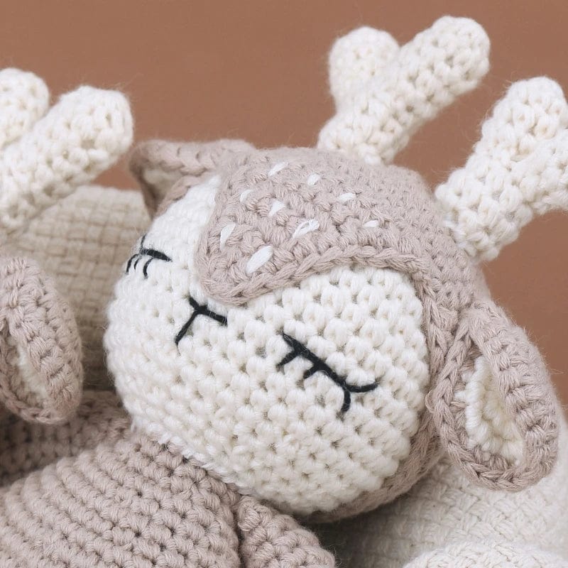 Peluche Tricotée Faon Gris